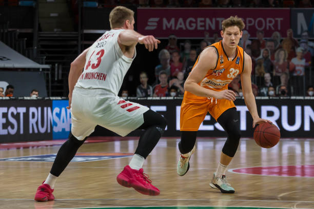 拉蒂与新援 拉蒂与新援