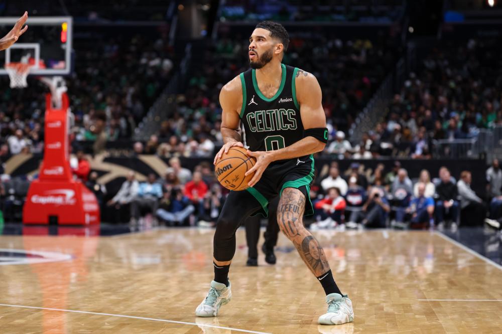 表现吸引了 表现吸引了