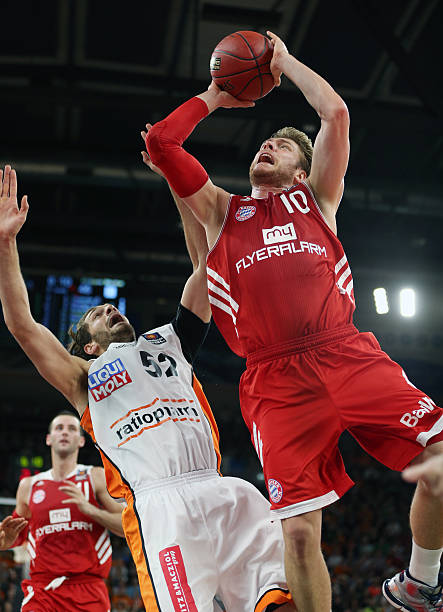 对手施压 对手施压