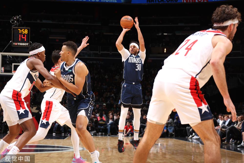 网球世界中 网球世界中